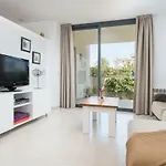 Residencial Llenaire Apartment